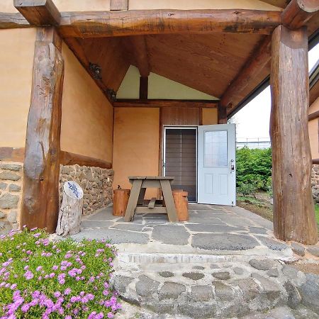 Geumok Log Pension ซอกวีโพ ภายนอก รูปภาพ