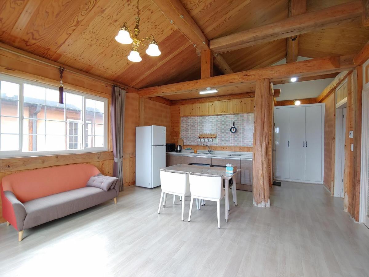 Geumok Log Pension ซอกวีโพ ภายนอก รูปภาพ