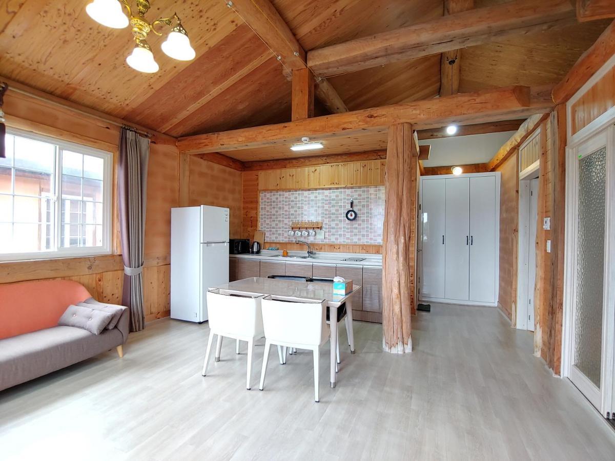 Geumok Log Pension ซอกวีโพ ภายนอก รูปภาพ